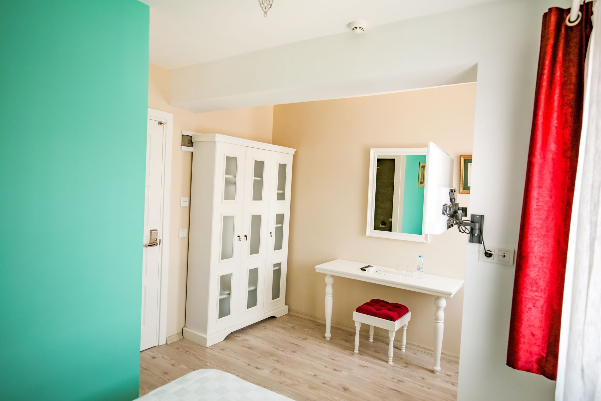 Menendi Otel Фоча Экстерьер фото